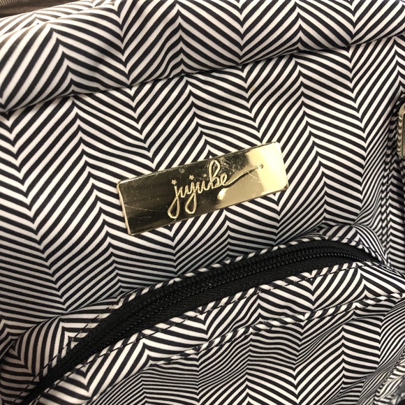 JuJuBe Baby Maternity Nursing Bag - Picture 8 of 11